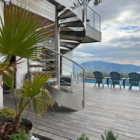 Vue Imprenable Avec Piscine Chauffee *